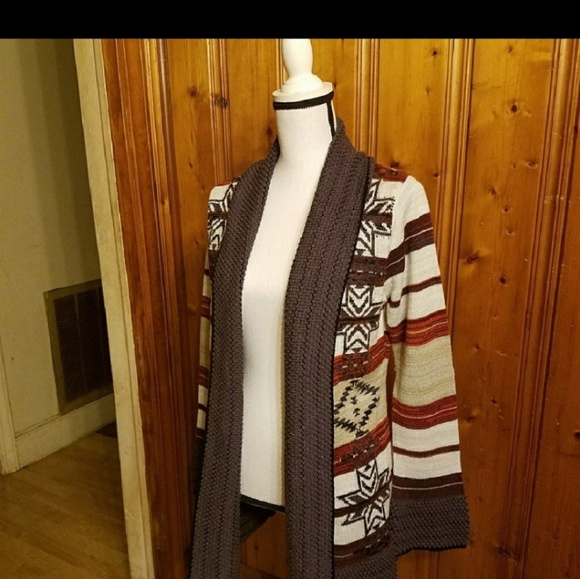 BCBGMAXAZRIA TRIBAL SWEATER SIZE L - Picture 3 of 8